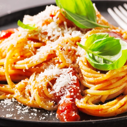 مكرونة بالصلصة على الطريقة التونسية